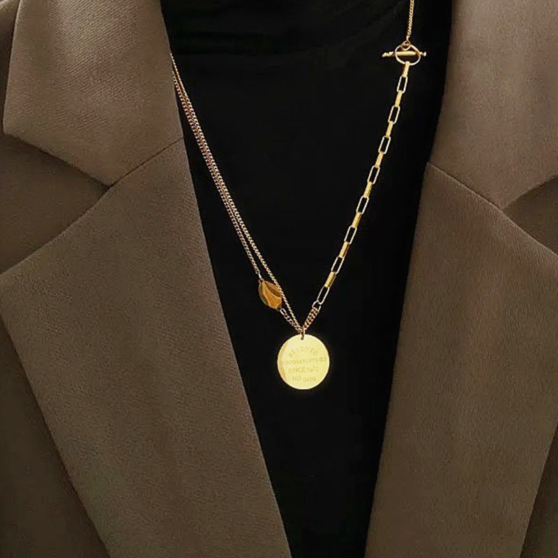 Damen Kette mit individuellem Medaillon und modernem Design Shop Nory
