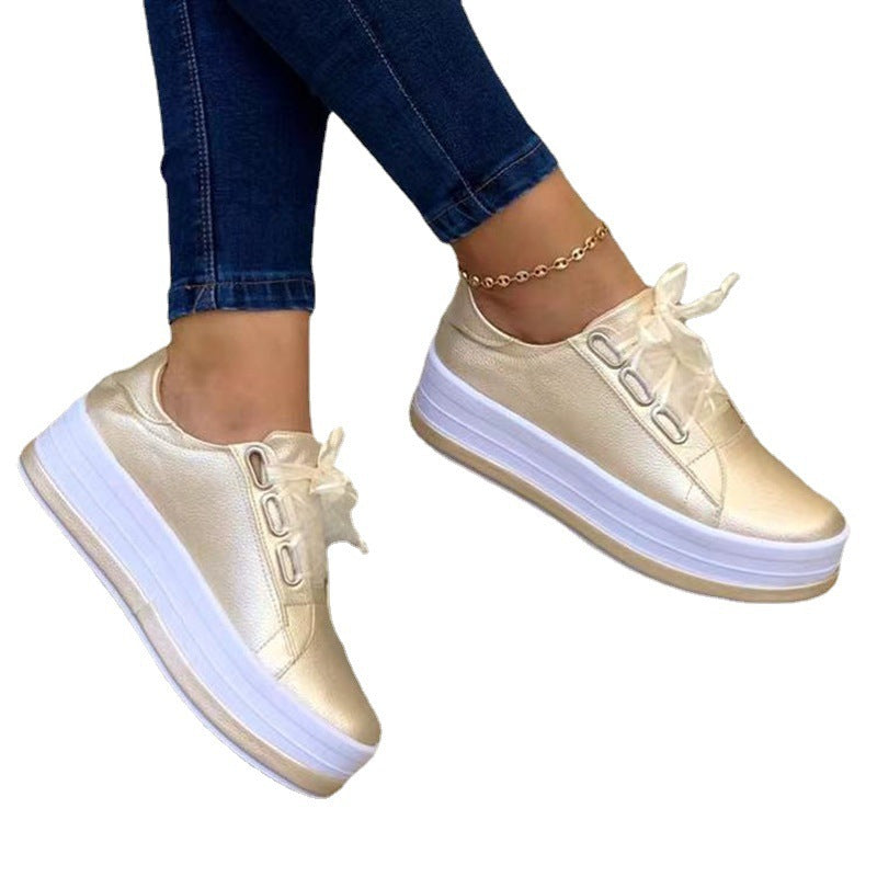 Damen Sneakers mit zeitgemäßem Plateau-Design