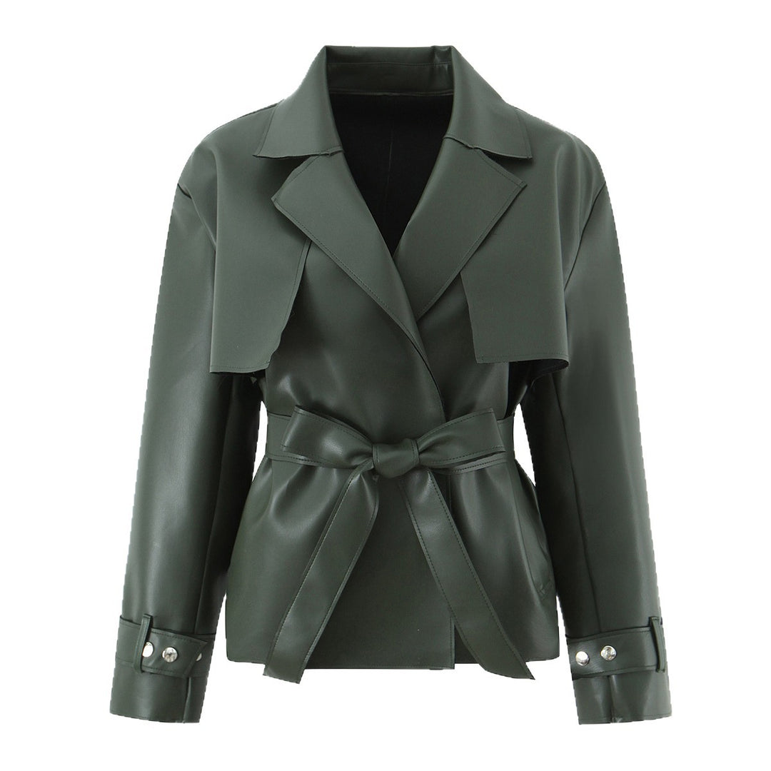 Damen Taillierter Kurzer Trenchcoat aus veganer Lederoptik mit Bindegürtel und Cape-Detail Shop Nory