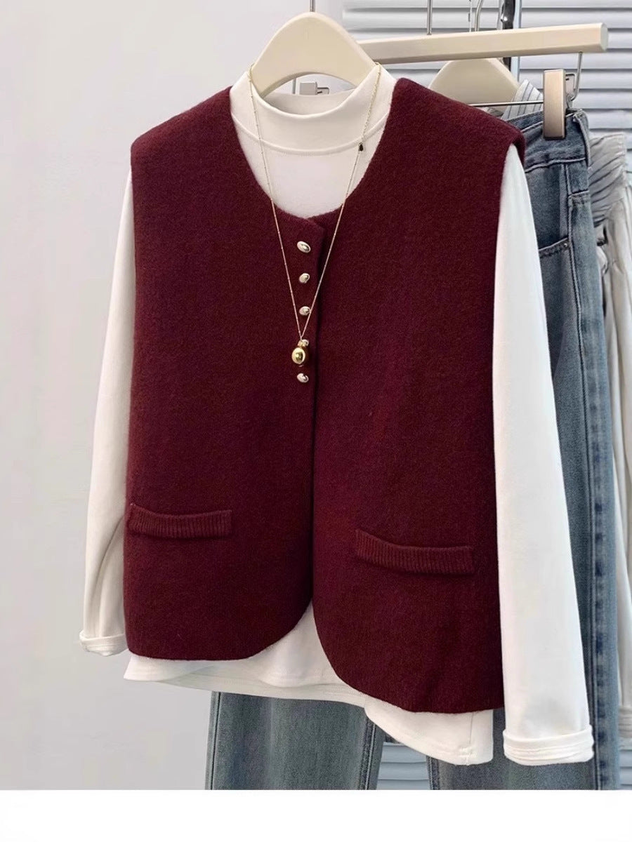 Damen Kurzgeschnittene Ärmellose Strickweste mit Perlenknopfleiste und aufgesetzten Taschen Shop Nory