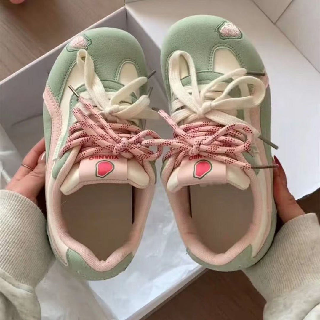 Damen Retro Pastell‑Sneaker mit Veloursoptik, gepolstertem Komfortfußbett und Herz‑Patch Shop Nory