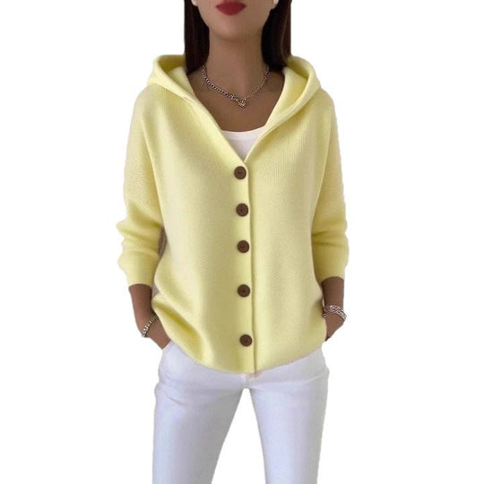 Damen Kapuzenstrickjacke mit Praktischen Knopfdetails und Lässigem Schnitt