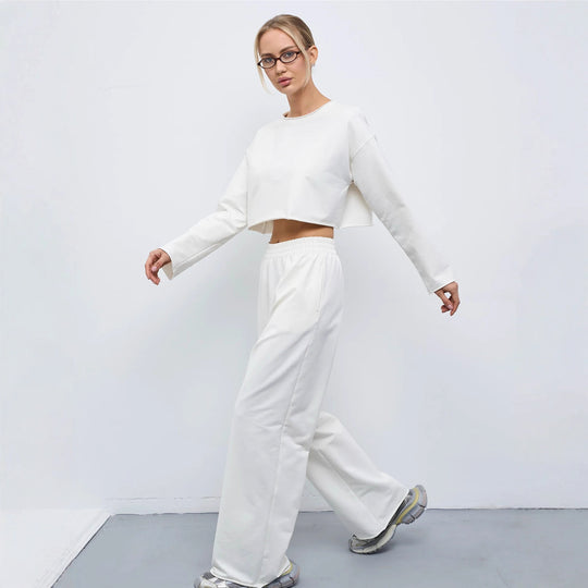 Damen Kurzgeschnittenes Sweatshirt und High-Waist Relax-Jogginghose Set Shop Nory