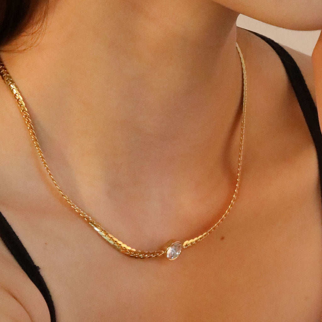 Damen Halskette mit mehrlagigem Herzanhänger und eleganter Gliederkette Shop Nory