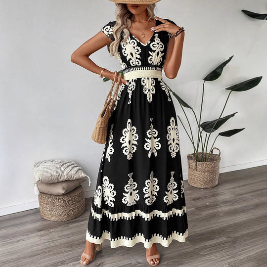 Damen Boho-Langkleid mit V‑Ausschnitt, tailliertem Stretch-Bund und kontrastierendem Ornamentdruck Shop Nory