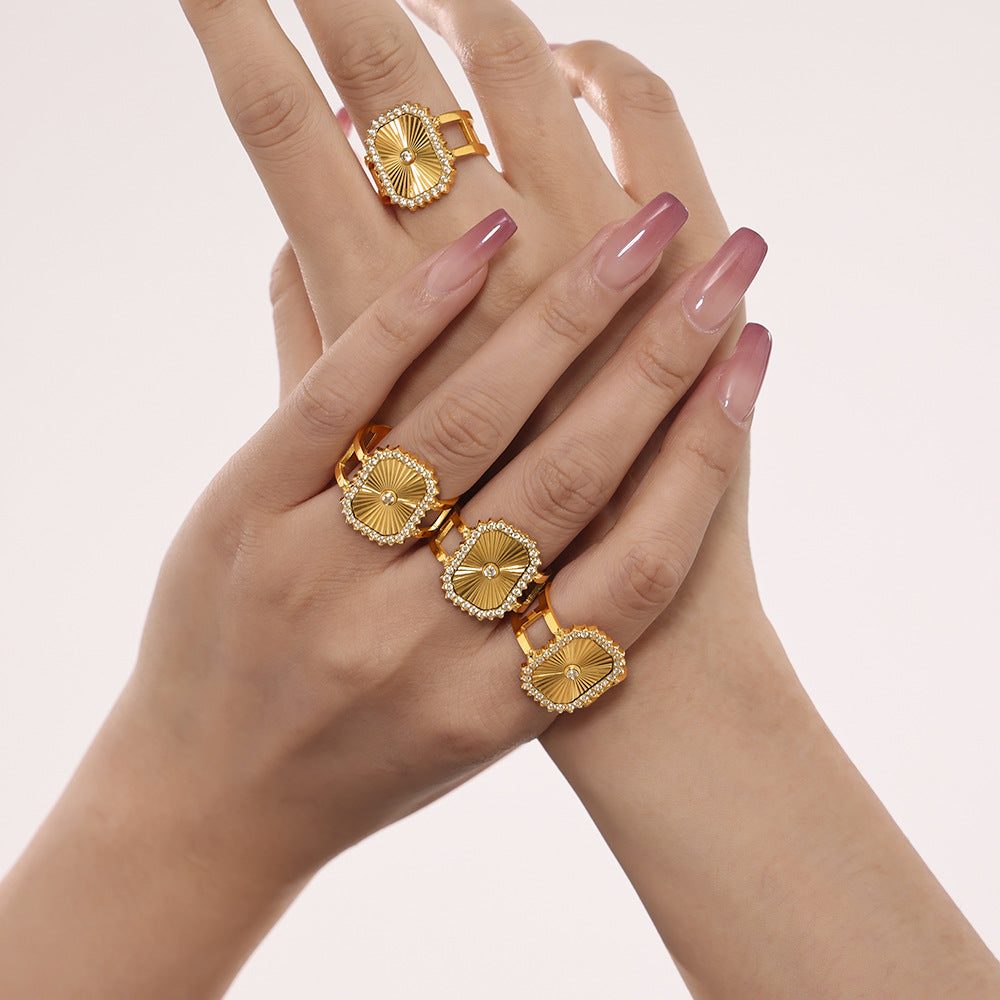 Damenring mit strukturiertem Design und Zirkonbesatz Shop Nory