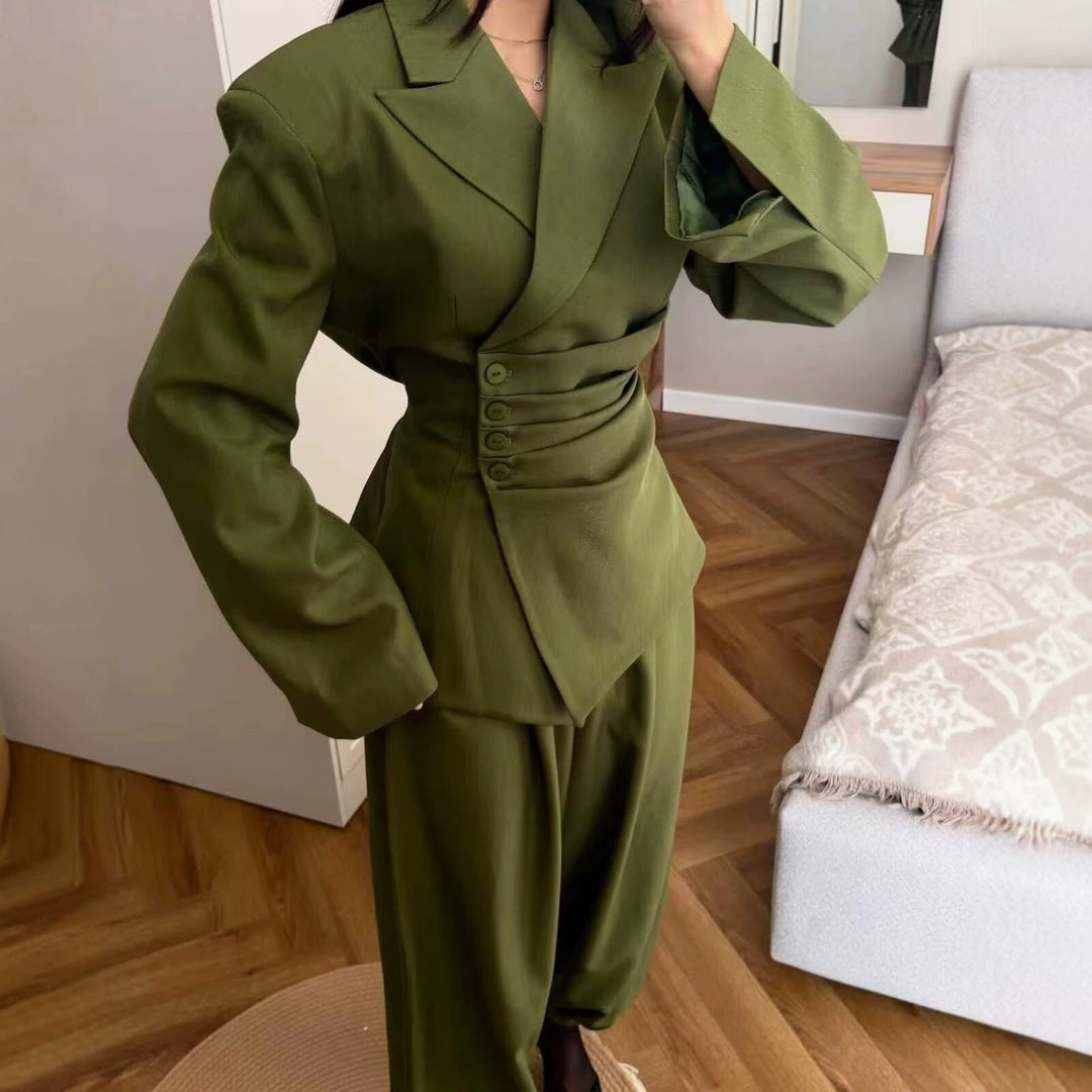 Damen Taillierter Blazer mit seitlichen Faltenbändern und asymmetrischer Knopfleiste Shop Nory