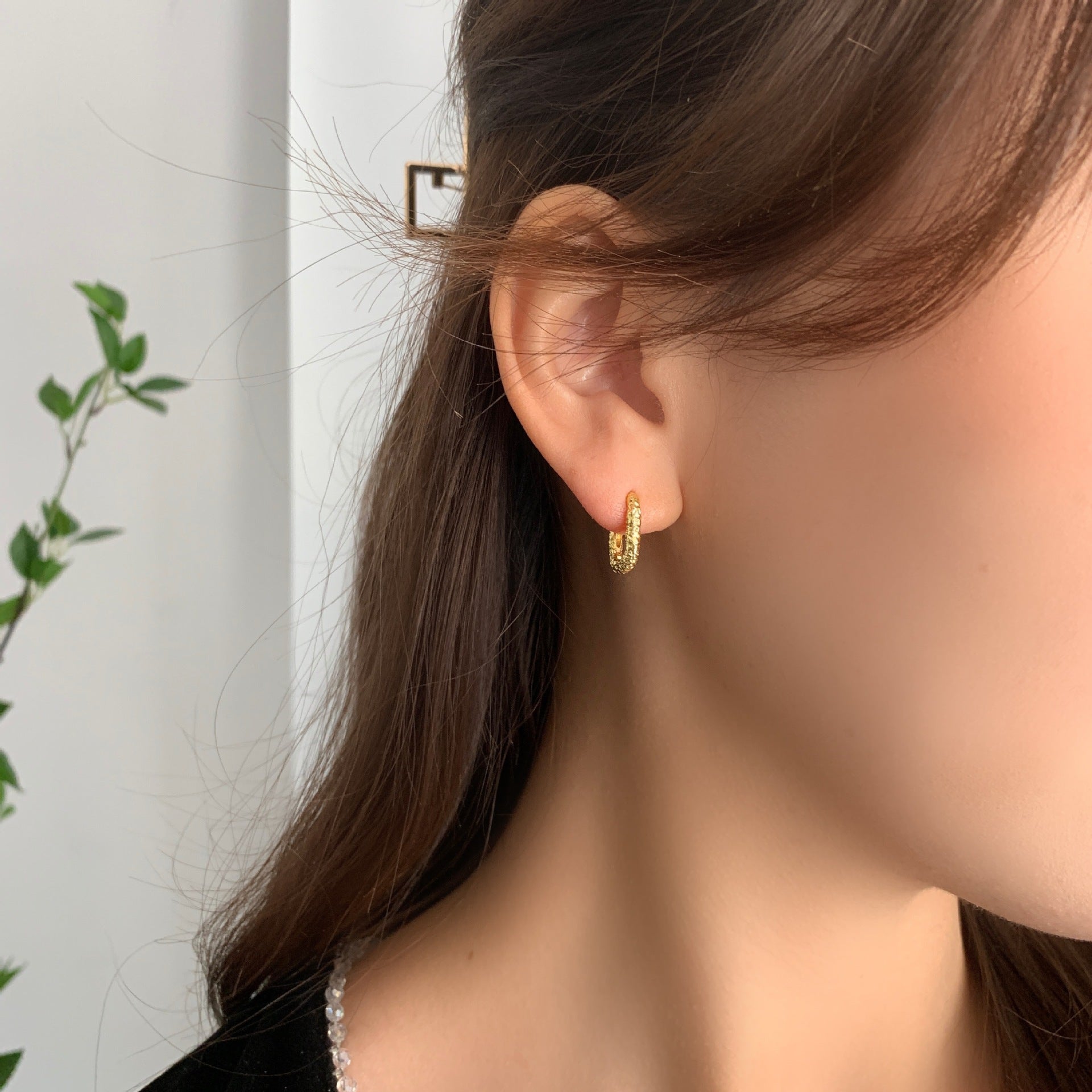 Damen Ohrstecker mit modernem, funkelndem Design Shop Nory