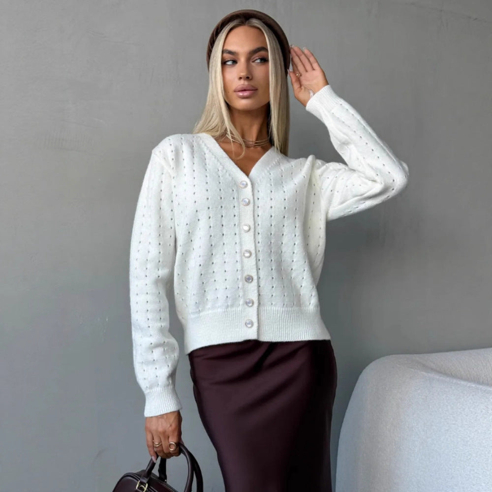 Damen Modische Strickjacke mit V-Ausschnitt und Knopfdetail Shop Nory