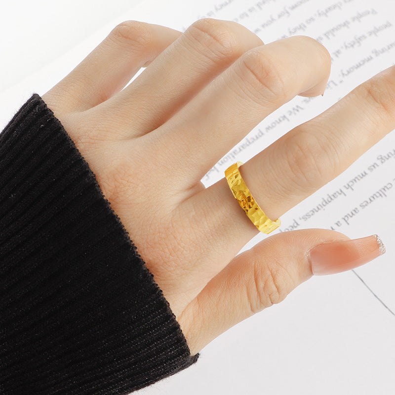 Damen modischer Ring mit strukturiertem Oberflächenfinish Shop Nory