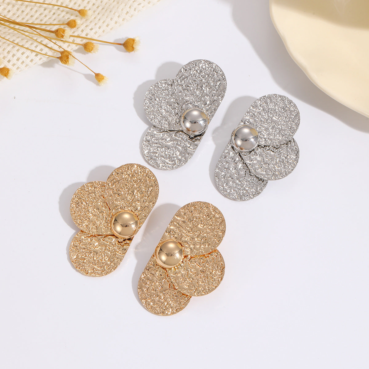 Damen Ohrclips im eleganten, geschwungenen Design Shop Nory