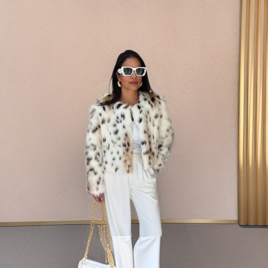 Damen Kurzfelljacke aus Kunstfell mit Leoprint und kastiger Silhouette Shop Nory