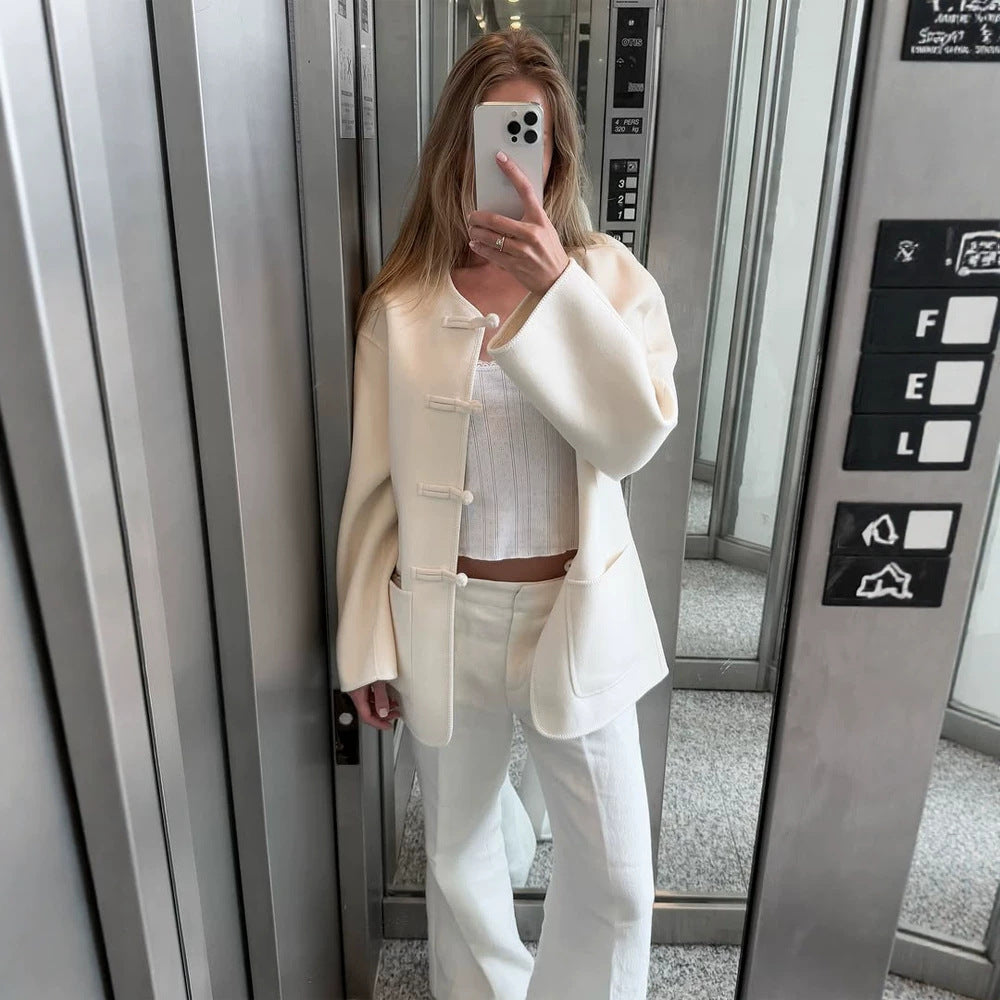 Damen Kurzmantel mit chinesischen Knebelverschlüssen, Oversize-Ärmeln und aufgesetzten Taschen Shop Nory