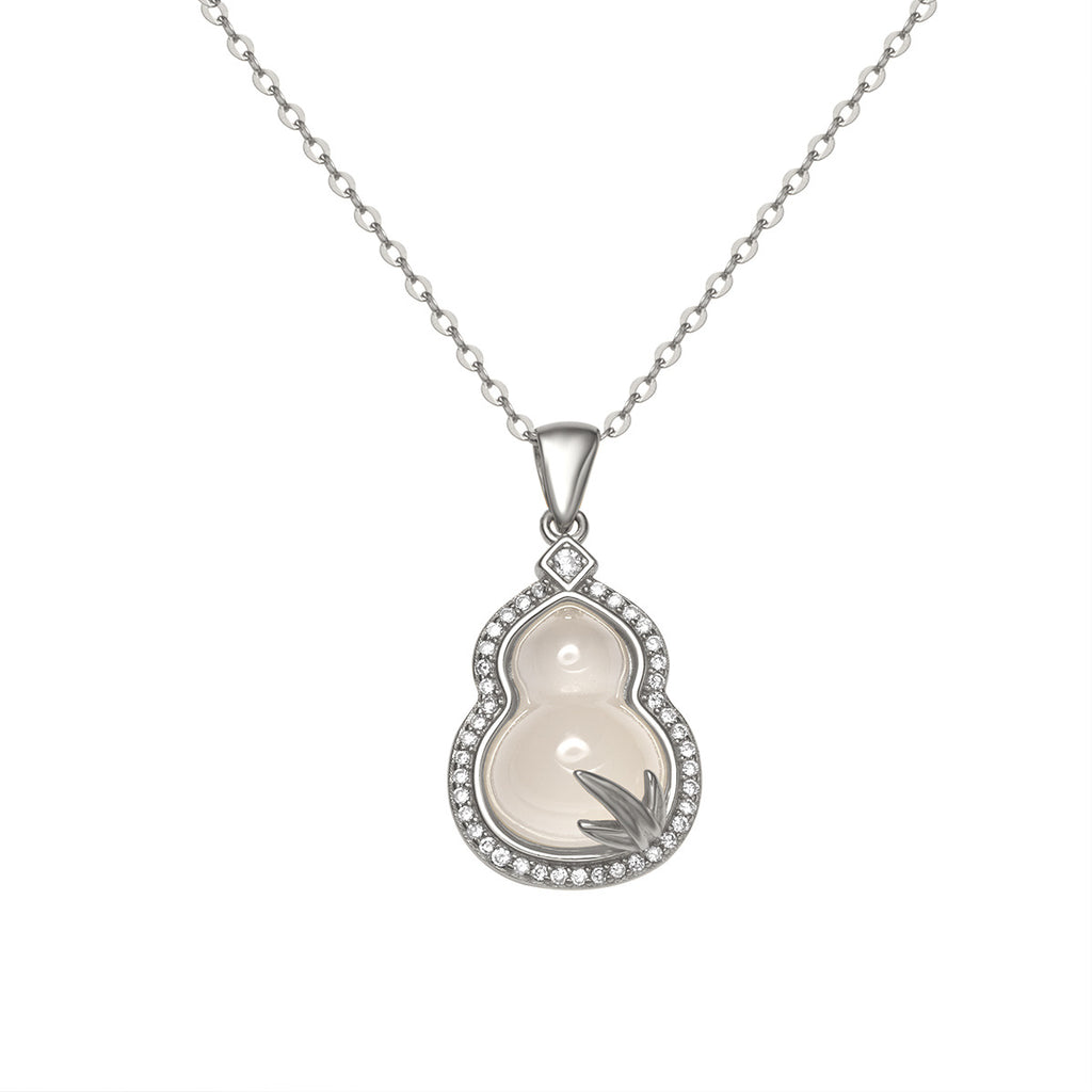 Damen Halskette mit kunstvollem Anhänger und hochwertigen Zirkonia Shop Nory