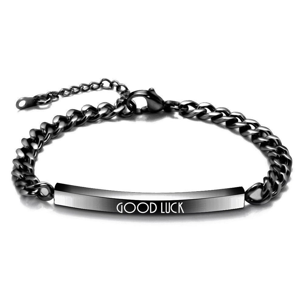 Damen Armband mit gravierbarem Glücksanhänger und eleganter Kettenstruktur Shop Nory