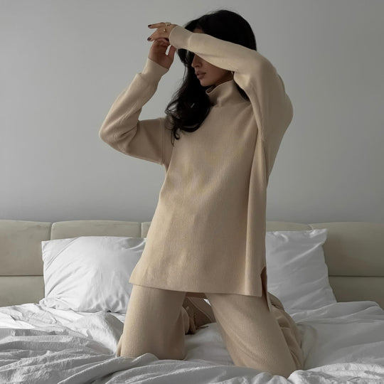 Damen Feiner Rippstrick-Loungewear-Set mit Stehkragen, Seitenschlitzen und hoher Taille Shop Nory