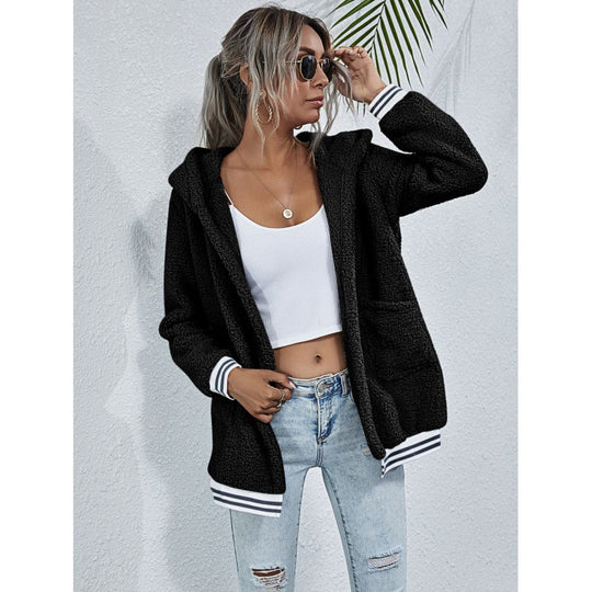 Damen Teddy‑Fleece Kapuzenjacke mit kontrastierenden Bündchen und aufgesetzten Taschen Shop Nory