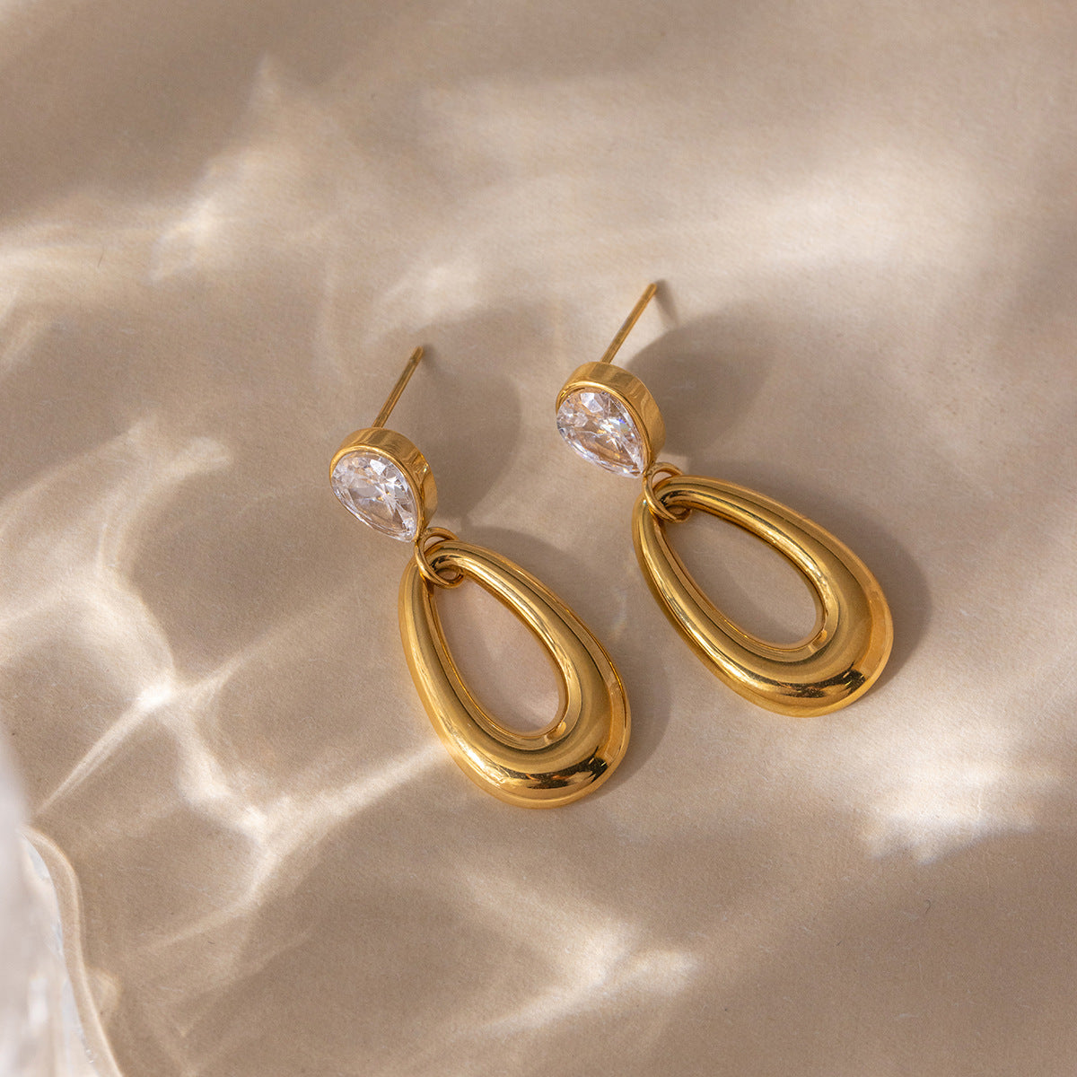 Damen Ohrhänger mit elegantem, tropfenförmigem Design und hypoallergener Edelstahlverarbeitung Shop Nory