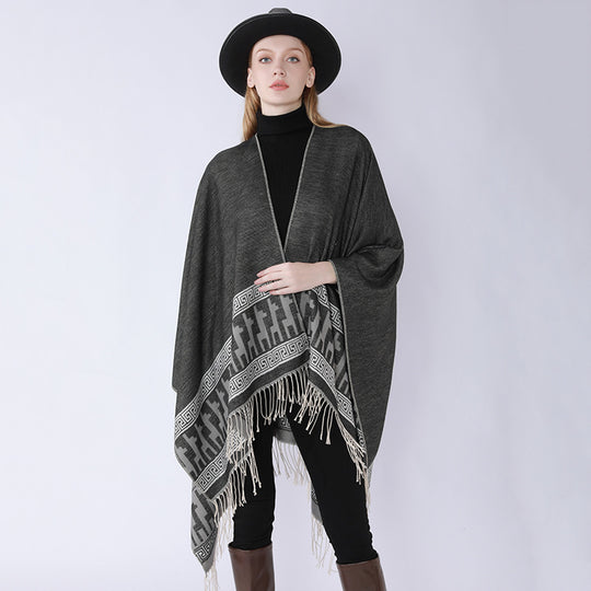 Damen Capeponcho aus feinem Wollmix mit ornamentaler Bordürenkante und Zipfelrand Shop Nory
