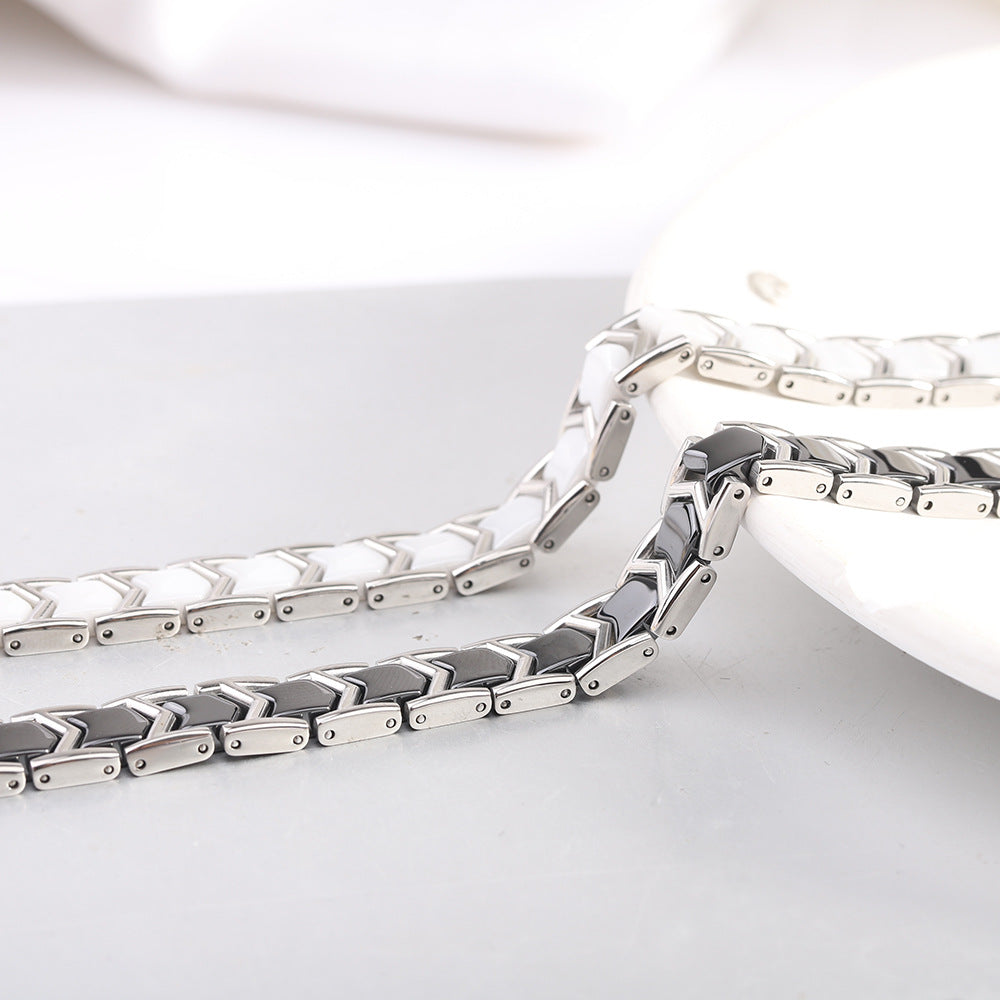 Herren elegantes Armband aus hochwertigem Edelstahl mit dekorativen geometrischen Elementen Shop Nory