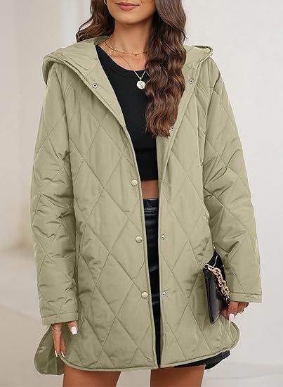 Damen gesteppte Kapuzenjacke mit Druckknopfleiste, seitlichen Schlitzen und mittlerer Länge Shop Nory