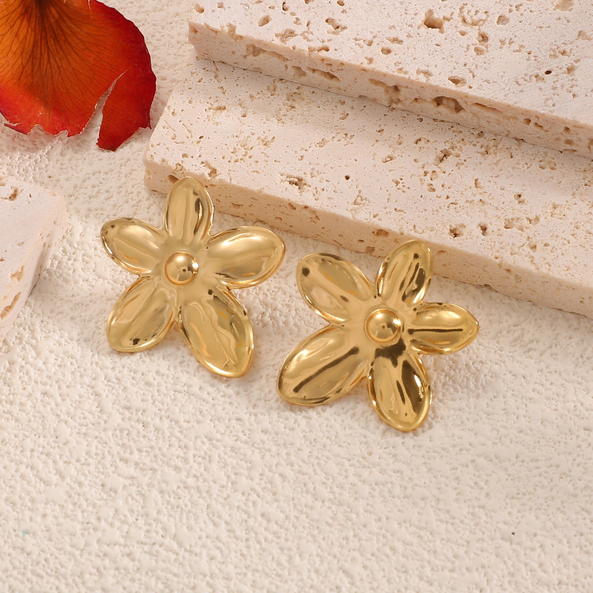 Damen Schmuckbroschen im floralen Golddesign Shop Nory