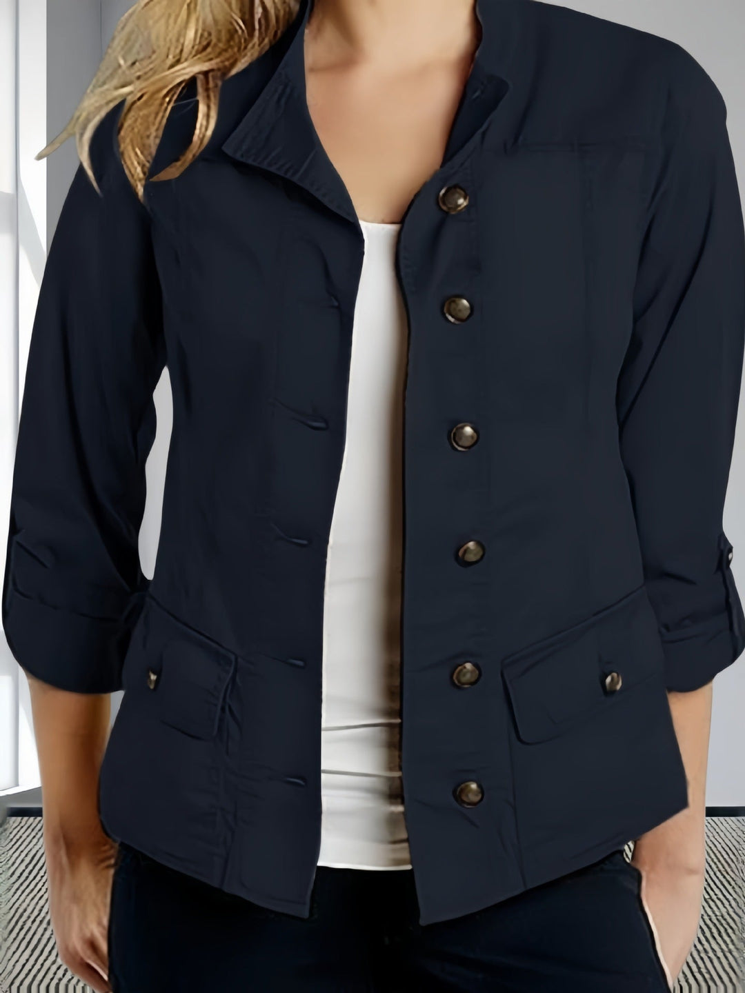 Damen Leichte Sommerjacke mit praktischen Taschen Shopnory