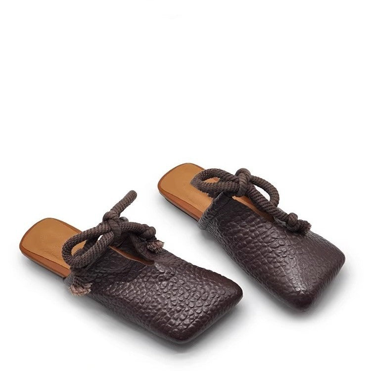 Damen Quadratische Leder-Mules mit geknoteter Seilschleife und genarbter Oberfläche Shop Nory