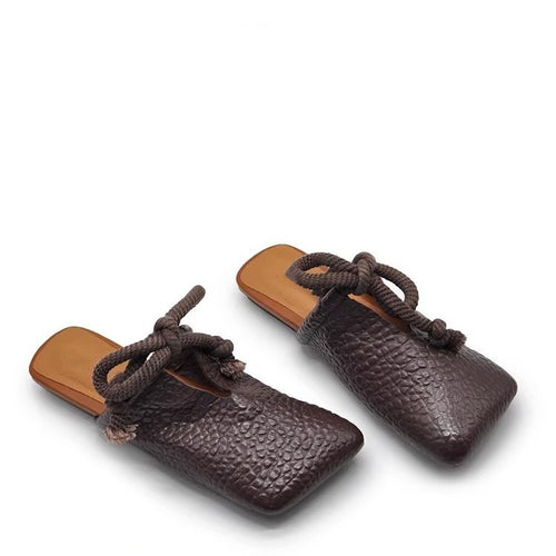 Damen Quadratische Leder-Mules mit geknoteter Seilschleife und genarbter Oberfläche Shop Nory