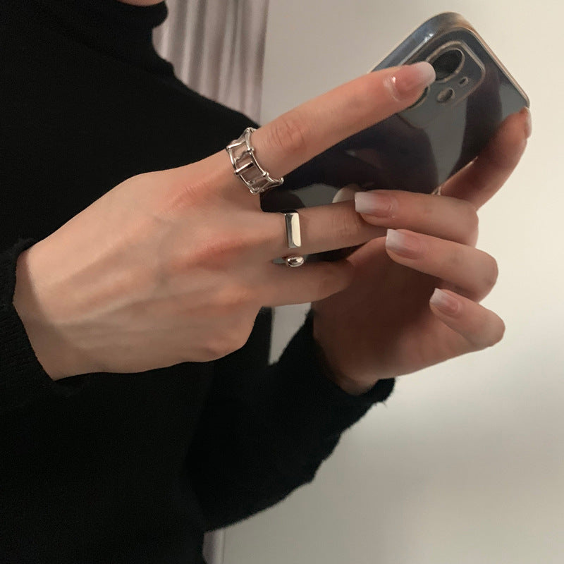 Damen Offener Ring mit minimalistischer sowie eleganter Krümmung und funkelndem Akzent Shop Nory