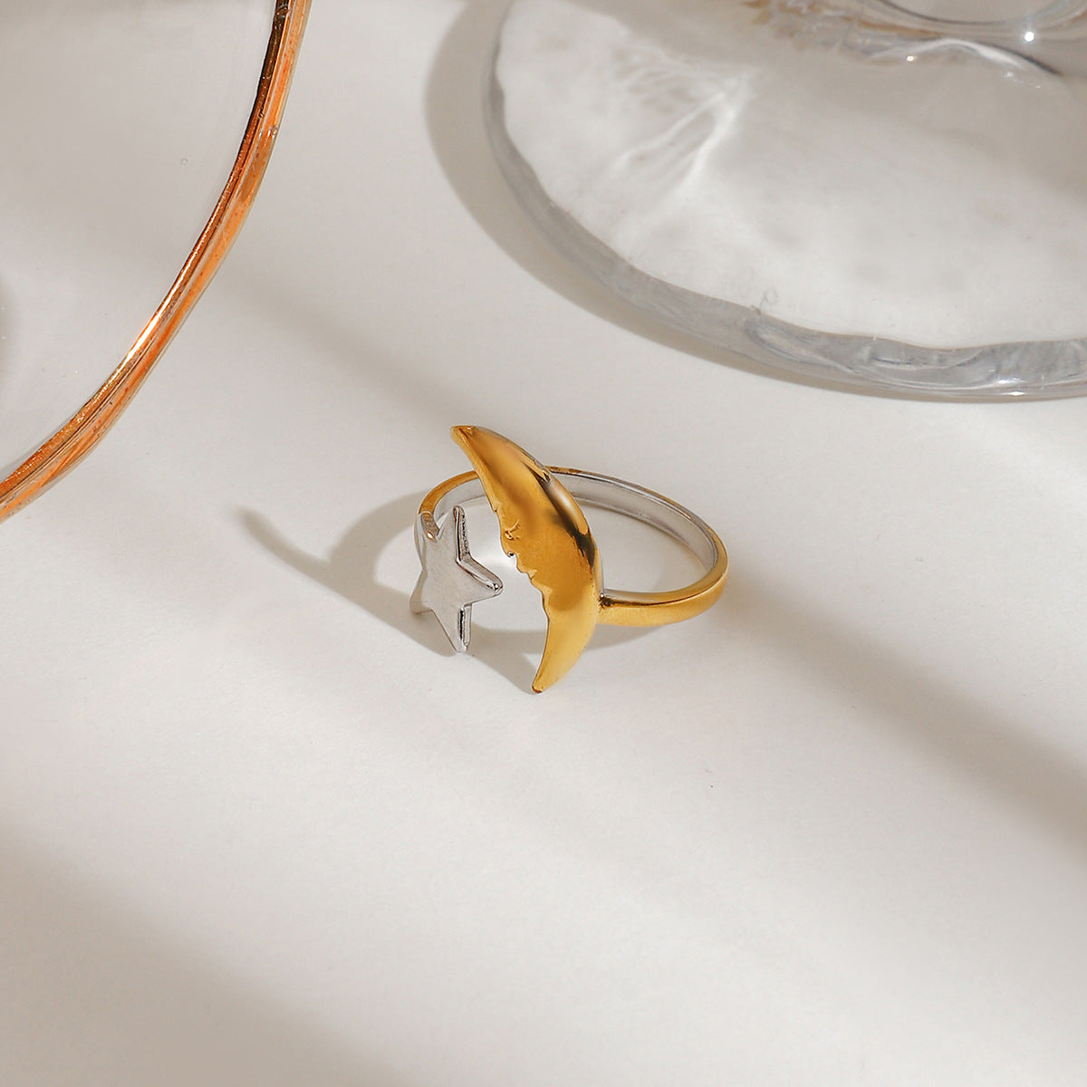 Damen Schmuckring mit minimalistischem Mond und Stern Design Shop Nory