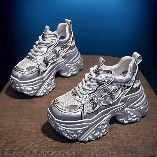 Damen Sportliche Plateau-Sneaker mit innovativem Oberflächen-Design