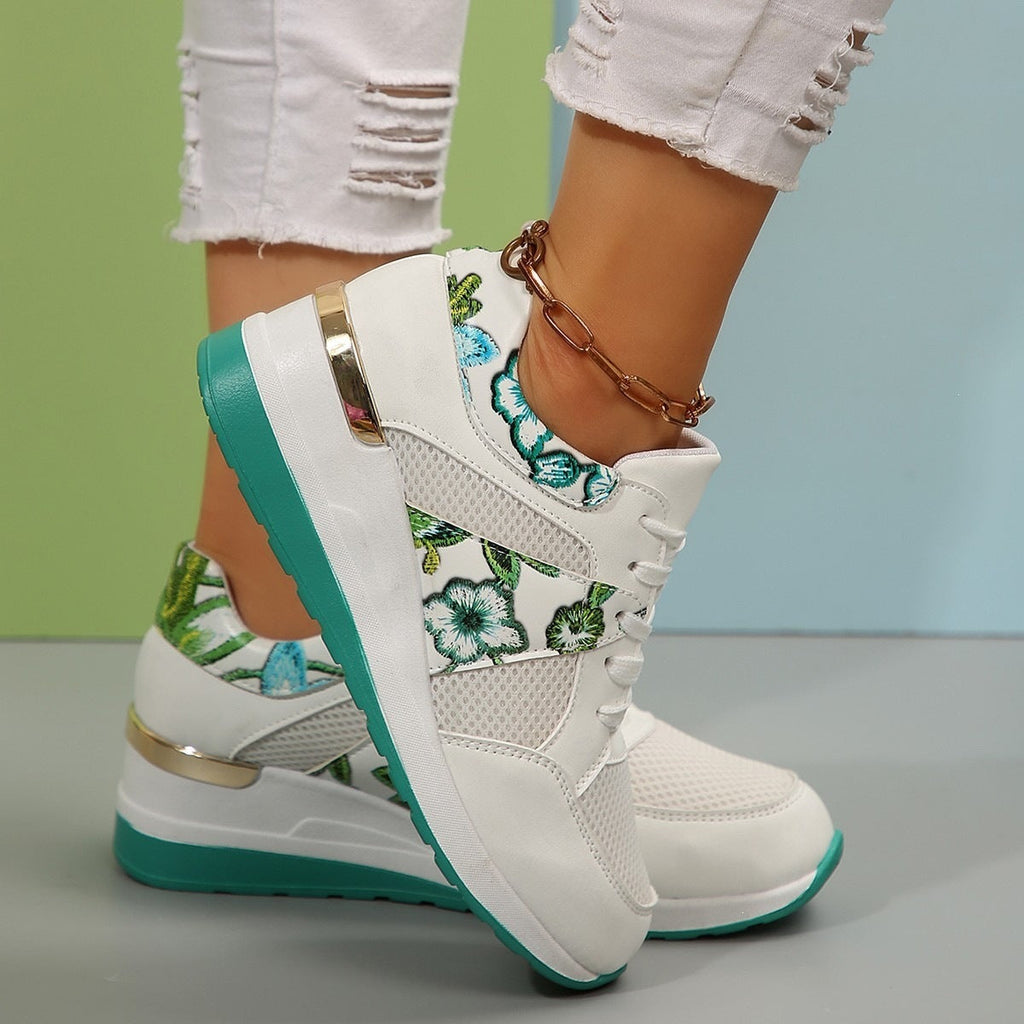 Damen Sneakers mit floralen Applikationen und dämpfender Sohle Shopnory
