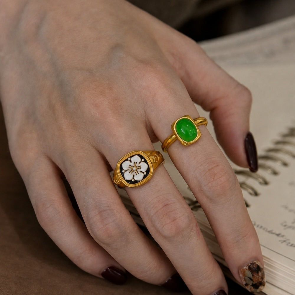 Damenring mit grünem Edelstein in eleganter Fassung Shop Nory