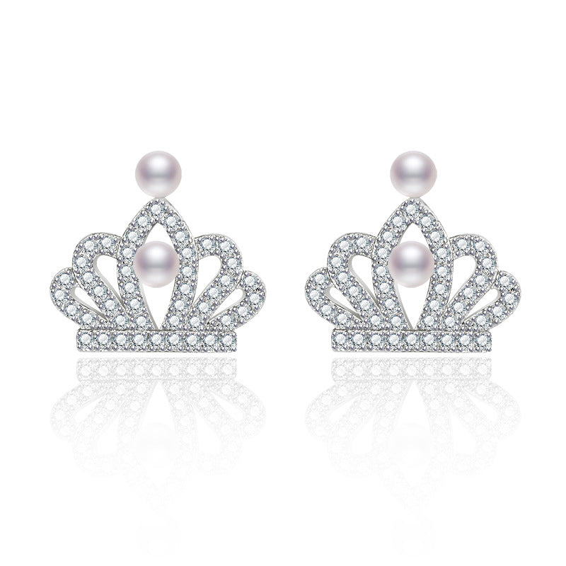Damen Ohrstecker im eleganten Krönchen-Design mit funkelnden Zirkonia und edlen Perlen Shop Nory
