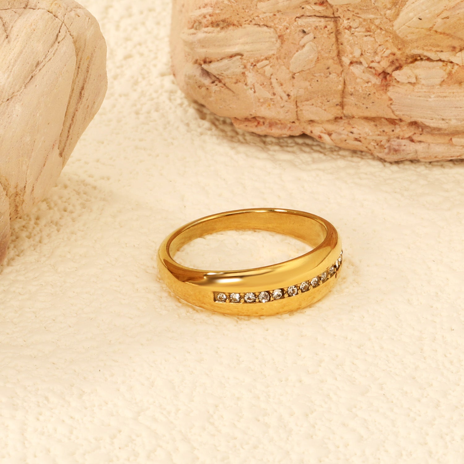 Damen Ring mit eleganter Perlenapplikation und einzigartigem Design Shop Nory