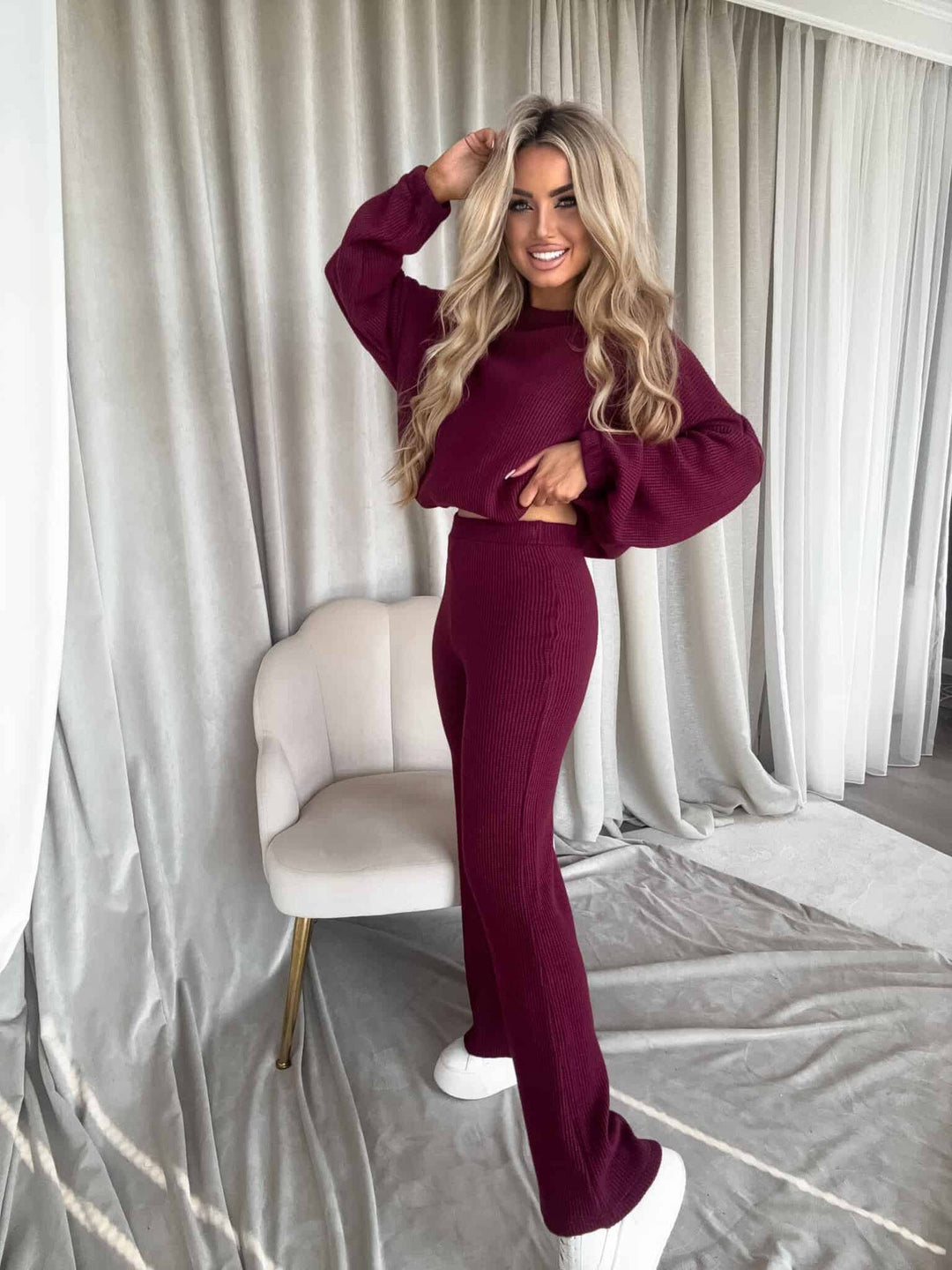 Damen Strickanzug mit lässigem Oversized-Schnitt und weiten Beinen Shopnory