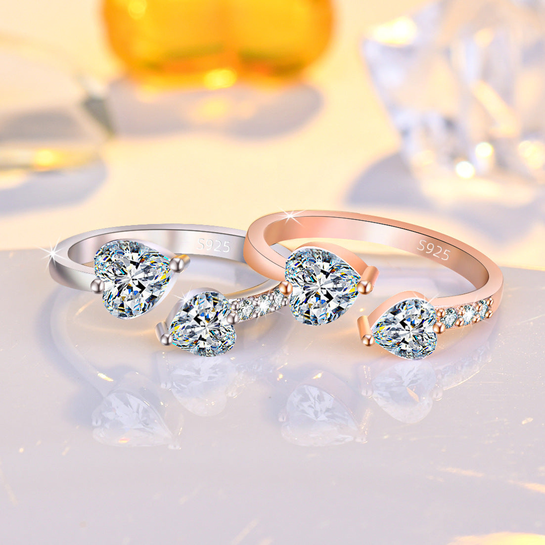 Damenring mit Herzdesign und funkelnden Zirkonia Shop Nory