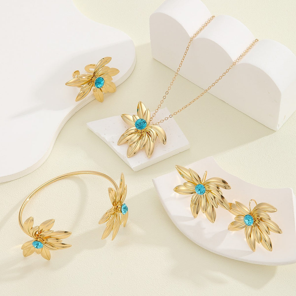 Damen Schmuckset mit floralen Akzenten Shop Nory