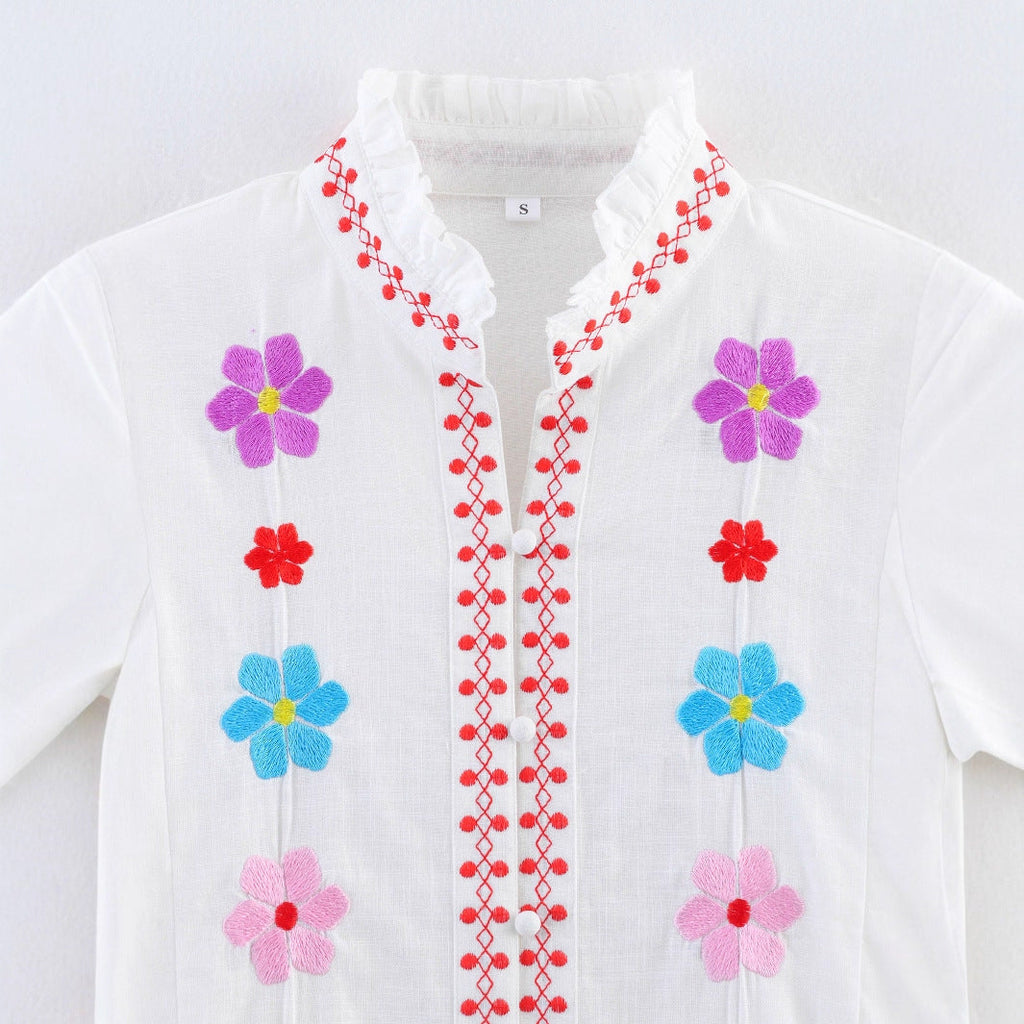 Damen Bluse mit bunten Stickereien und romantischem Rüschendesign