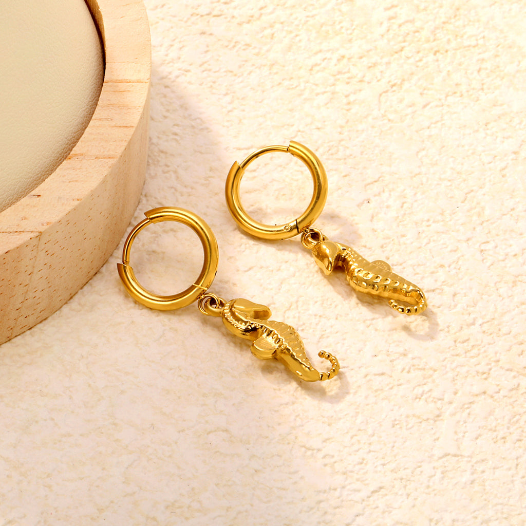 Damen Hängende Ohrringe mit Seepferdchen-Anhängern und glänzender goldfarbener Oberfläche Shop Nory