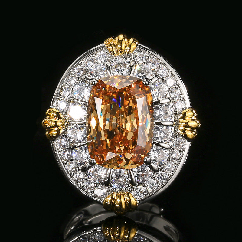 Luxuriöse, von Vintage inspirierte ovale Anhänger-Halskette mit kissenförmigem Mittelpunktstein und Halo-Mikro-Pave-Sterlingsilber mit goldenen Akzenten