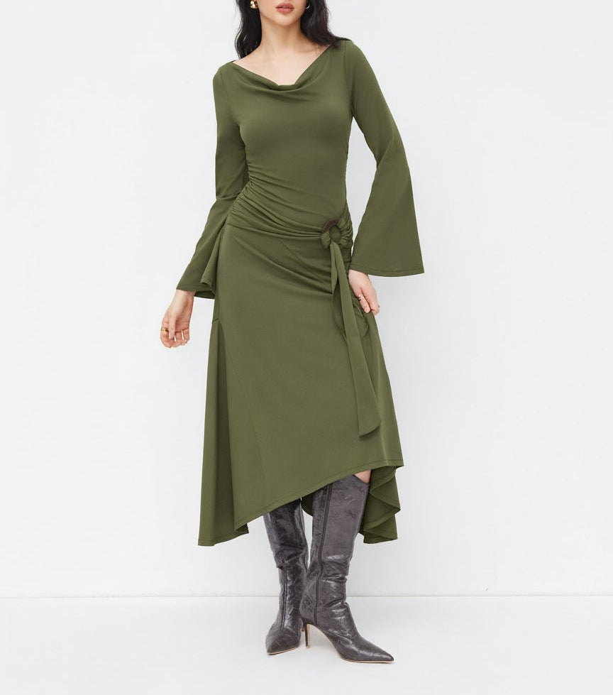 Damen Asymmetrisches Midikleid mit Wasserfallkragen, Glockenärmeln und seitlichem Ringdetail Shop Nory