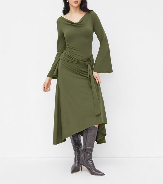 Damen Asymmetrisches Midikleid mit Wasserfallkragen, Glockenärmeln und seitlichem Ringdetail Shop Nory