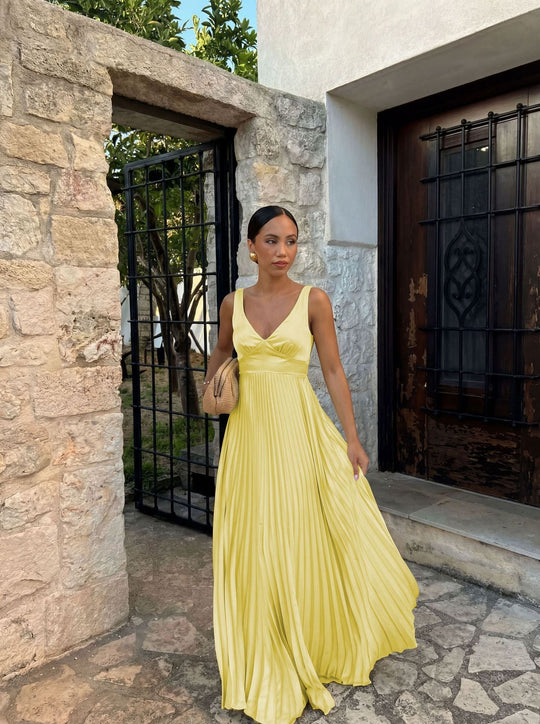 Damen Plisseekleid mit tiefem V-Ausschnitt und eleganter Silhouette