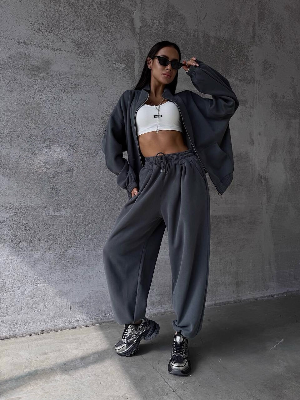 Damen oversized Sweatset mit Reißverschlussjacke und weiten Jogginghose Shop Nory