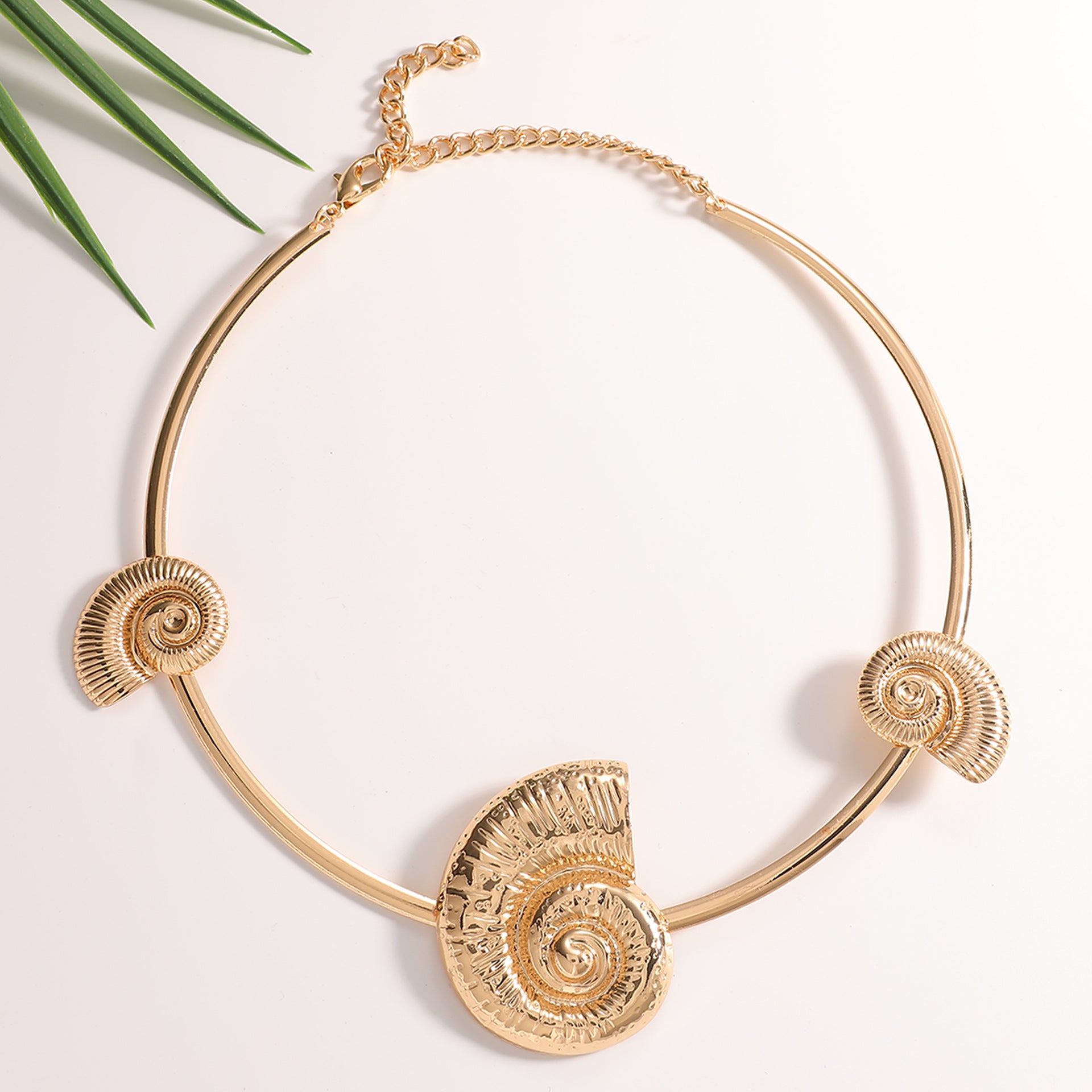 Damen Halskette im modernen, skulpturalen Design Shop Nory