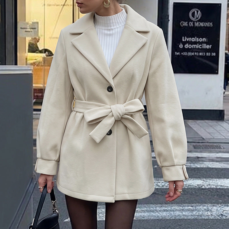 Damen Kurzjacke mit Taillenbindegürtel, Reverskragen und Knopfleiste Shop Nory