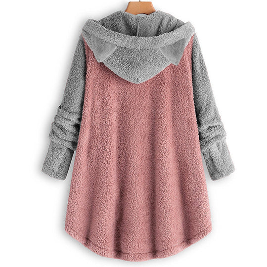 Damen Kuschelige Kapuzen‑Teddyjacke mit Katzenohren, Holzknopf‑Details und High‑Low‑Saum Shop Nory