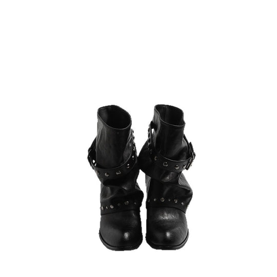 Damen Biker-inspirierte Slouch-Stiefelette mit Nietenriemen und Dornschließen-Detail Shop Nory